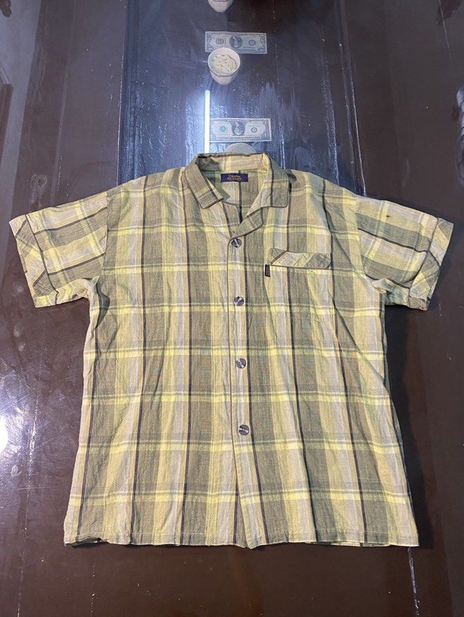 Green Plaid Short Sleeve Shirt (Category: Shirts) located in Valenzuela. Submitted by chua_halfchineseller (Listing ID 1467640816, Image 1). Description: Size: L L-27.5 W-22.5 No issues Get yours now🛒 📍North Caloocan | Gcash accepted | Bank transfer| Ships via JNT or LALAMOVE‼️ Please kindly message us for more details, Thank you!!.