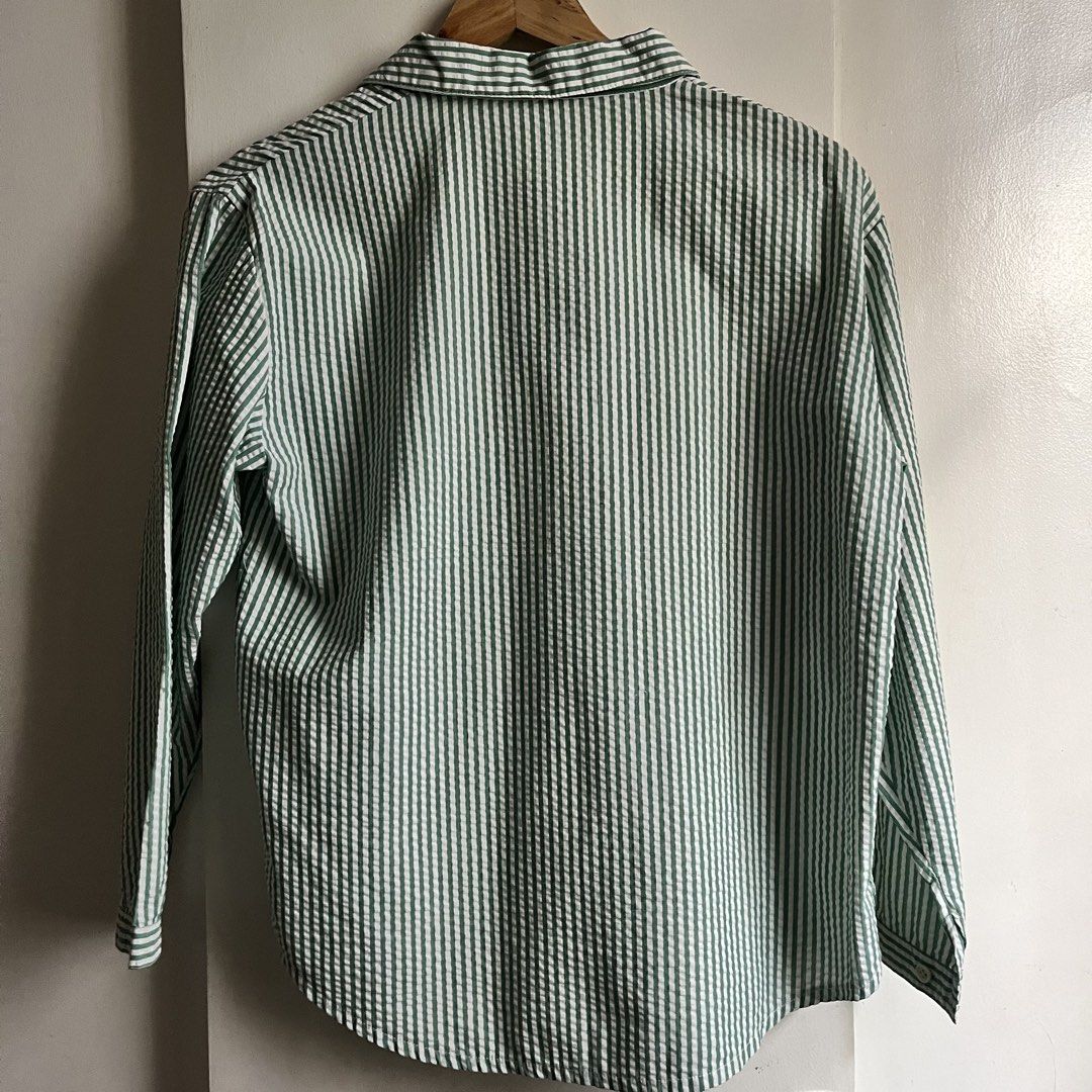 Green White Striped Long Sleeve Button Down Shirt Pocket (Category: Longsleeves) located in Pasay City. Submitted by klosetbykelly (Listing ID 1467681636, Image 3). Description: Welcome to klosetbykelly! 🎀💞 mode of payment: Gcash mode of delivery: J&t and Lalamove location: Pasay City NO LOWBALLING ❌ BOGUS BUYERS WILL BE AUTOMATICALLY BLOCKED 🚫 NO TO IMPATIENT BUYERS ❌ PAYMENT FIRST BEFORE SHIPPING ‼️ ITEM DESCRIPTION: - Color/Pattern: Green a