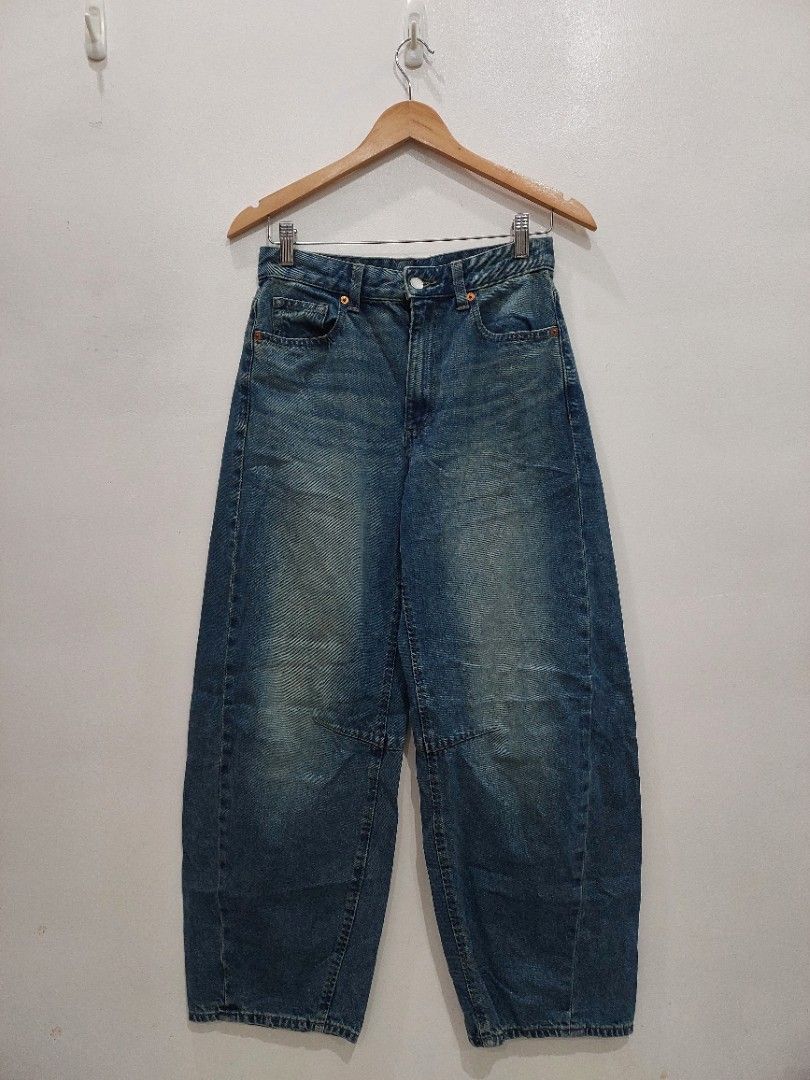 GU Baggy Barrel Denim Jeans (Category: Jeans) located in Cebu City. Submitted by thriftpurveyor (Listing ID 1467679337, Image 1). Description: Medium Waistline 28 Length 38 Excellent Condition No issues Php750+DF.