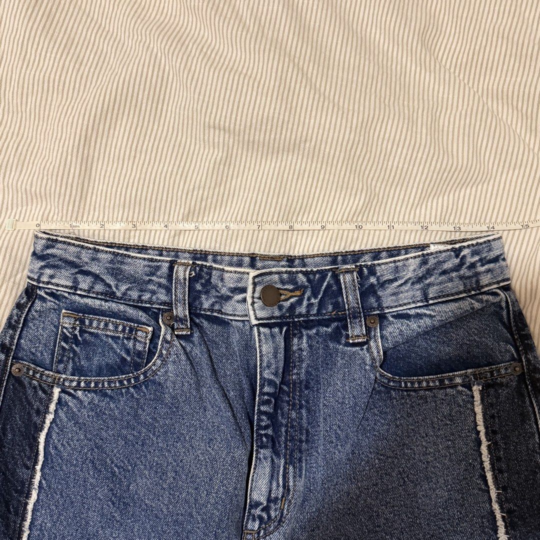 GU BARREL LEG JEANS (Category: Jeans) located in Cabanatuan. Submitted by geleen.declutter (Listing ID 1467739942, Image 3). Description: Original GU Barrel Jeans from 🇯🇵 Size L Only used twice (in Japan, once for work) No issues, no lints, almost brand new with no tag .