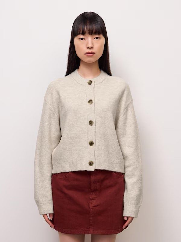 GU BEIGE CARDIGAN (Category: Coats, Jackets and Outerwear) located in Manila. Submitted by dearlili_ (Listing ID 1467727116, Image 2). Description: .