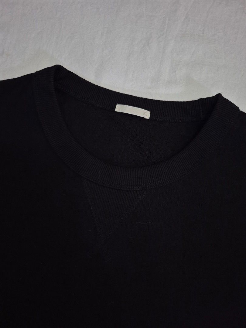 GU Black Shirt (Category: Tshirts & Polo Shirts ) located in Santa Cruz. Submitted by deenem (Listing ID 1467620114, Image 3). Description: Like New😍👌 No flaws👌 XL on Tag (Measurements laid flat in inches) Bust:25 Armhole:11.5 Lenght: 29.5.