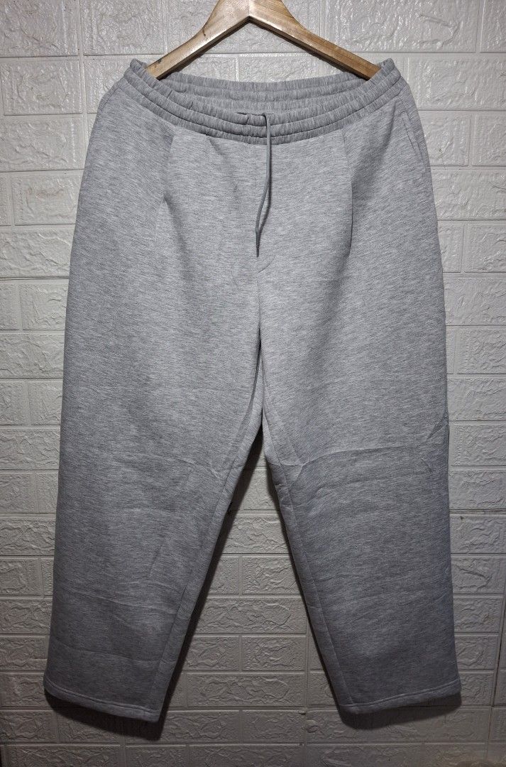 GU Puff Sweat Carrot Pants for Men (Category: Joggers) located in Angeles City. Submitted by livemountain.e2ae07 (Listing ID 1467717741, Image 1). Description: GU Puff Sweat Carrot Pants for Men LARGE W15 L40 HEM 9 GOOD AS NEW PLUS SF.
