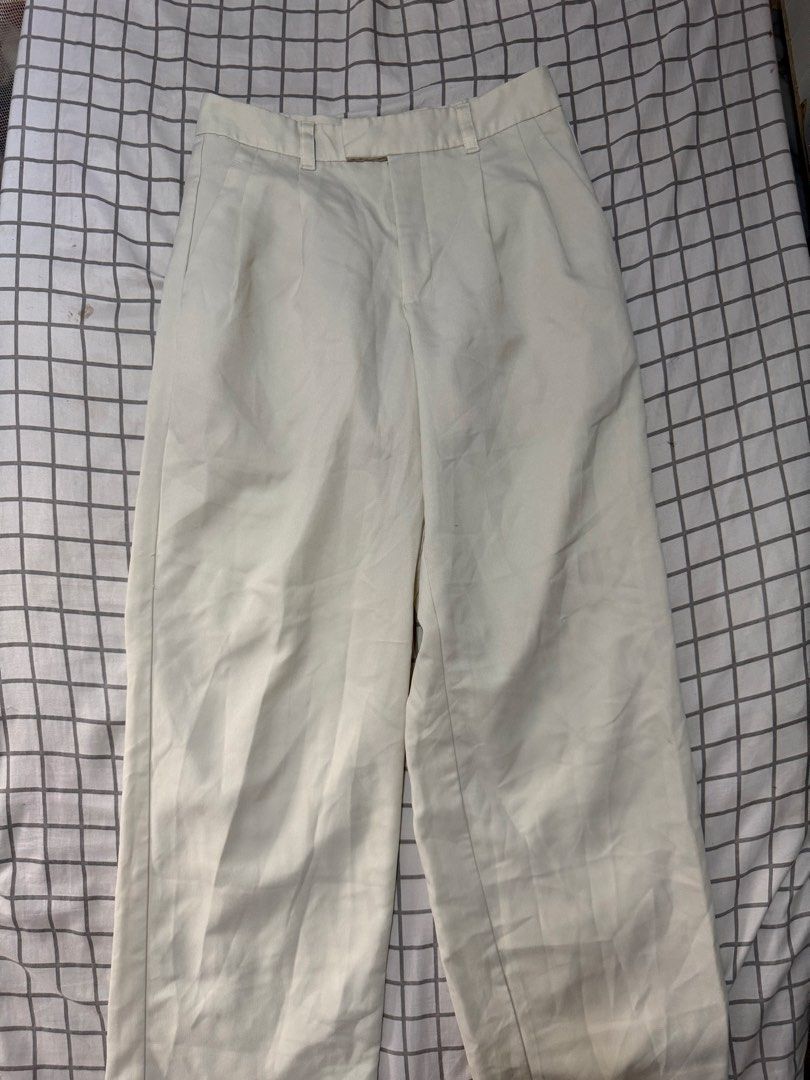 Gu Trouser Pants (Category: Other Bottoms) located in Manila. Submitted by pinkyswearshop2.0 (Listing ID 1467681503, Image 2). Description: .