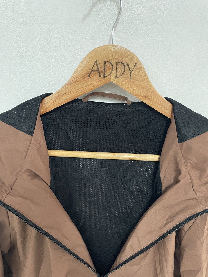 GU Windproof Shell Parka (Category: Coats, Jackets and Outerwear) located in Mexico. Submitted by addyshane78413 (Listing ID 1467708105, Image 2). Description: GU Windproof Shell Parka Small on tag Color: brown W:20 L: 34 MOP: Gcash ✅ Mine Now, Pay Now ✅ First to Pay, Gets the Item ❌No rush shipping 📍 PAMPANGA Courier: JnT 🚚🚚 PM 💌💌.