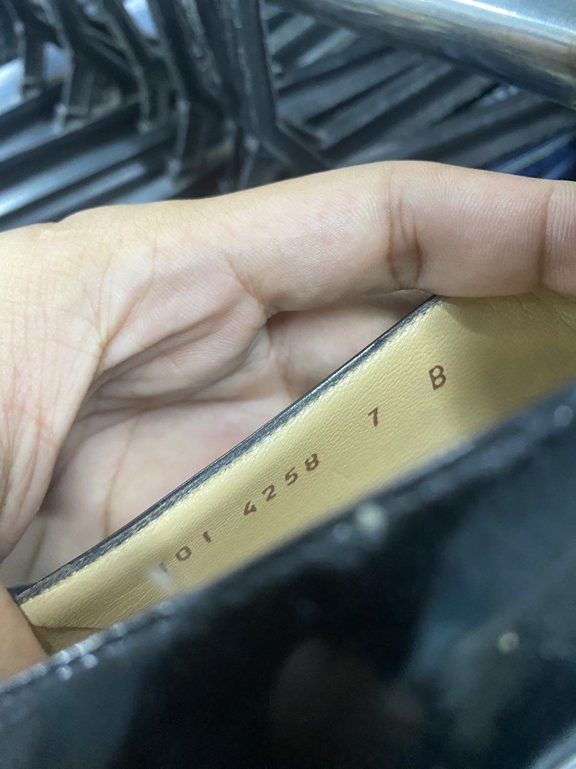 Gucci (Category: Sandals) located in Manila. Submitted by hell_market (Listing ID 1467657877, Image 3). Description: .