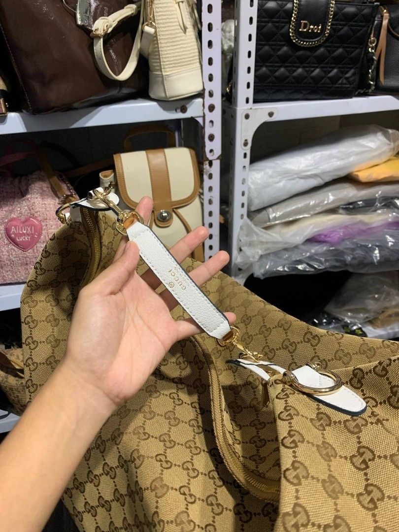 Gucci Brera Canvas (Category: Tote Bags) located in Valenzuela. Submitted by _prettysimplecollection (Listing ID 1467781629, Image 2). Description: .