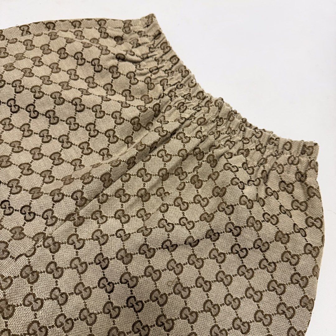 GUCCI GG Print Shorts [S] (Category: Shorts) located in Malabon City. Submitted by k_intimates (Listing ID 1467787225, Image 2). Description: Details: • Size S (24-26” in tape measure) • Like new • Gucci GG-print shorts in beige and dark brown.