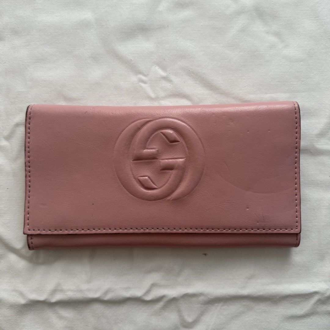 Gucci long wallet (Category: Wallets & Card holders) located in Baguio. Submitted by dsabelg (Listing ID 1467718099, Image 1). Description: .