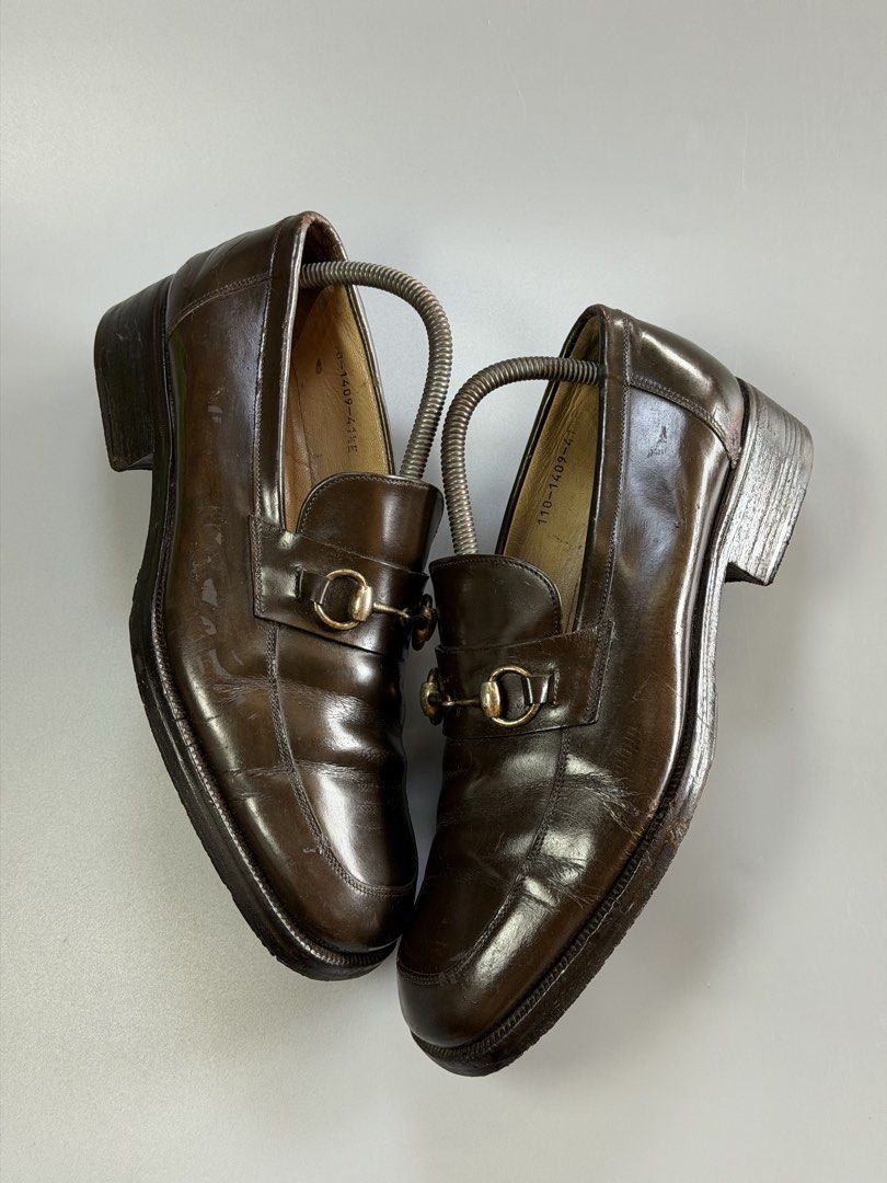 Gucci vintage loafers (Category: Casual Shoes) located in Manila. Submitted by thriftfinds_dvo (Listing ID 1467763563, Image 2). Description: Gucci vintage loafers Good condition -sign of usage Size 41.5 on tag us 8-8.5 Price:3,000 Loc:Davao city📍.