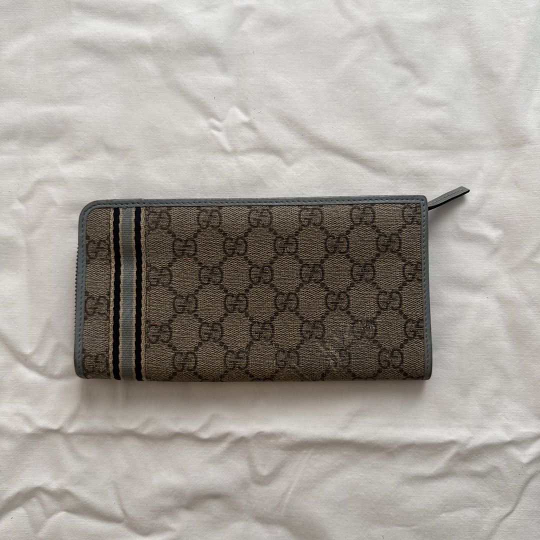 Gucci Wallet Authentic (Category: Wallets & Card holders) located in Baguio. Submitted by dsabelg (Listing ID 1467718264, Image 2). Description: .
