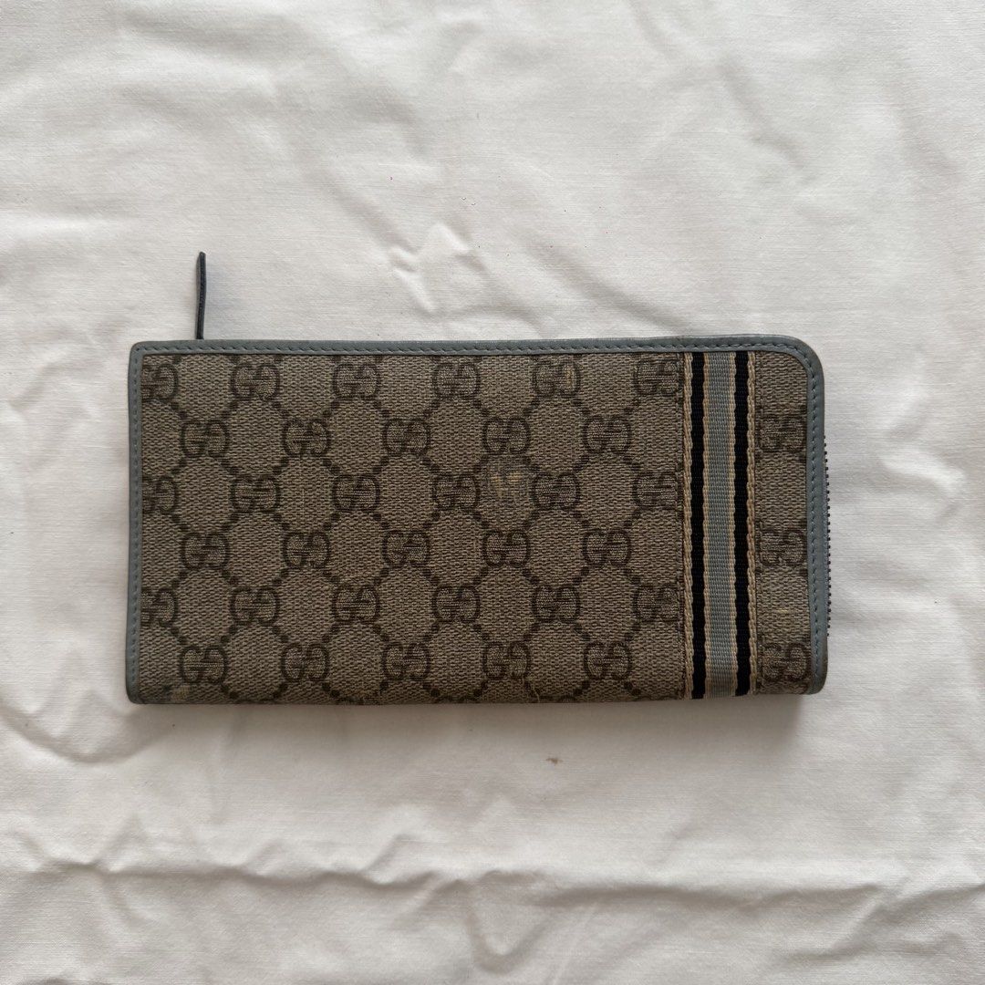 Gucci Wallet Authentic (Category: Wallets & Card holders) located in Baguio. Submitted by dsabelg (Listing ID 1467718264, Image 1). Description: .