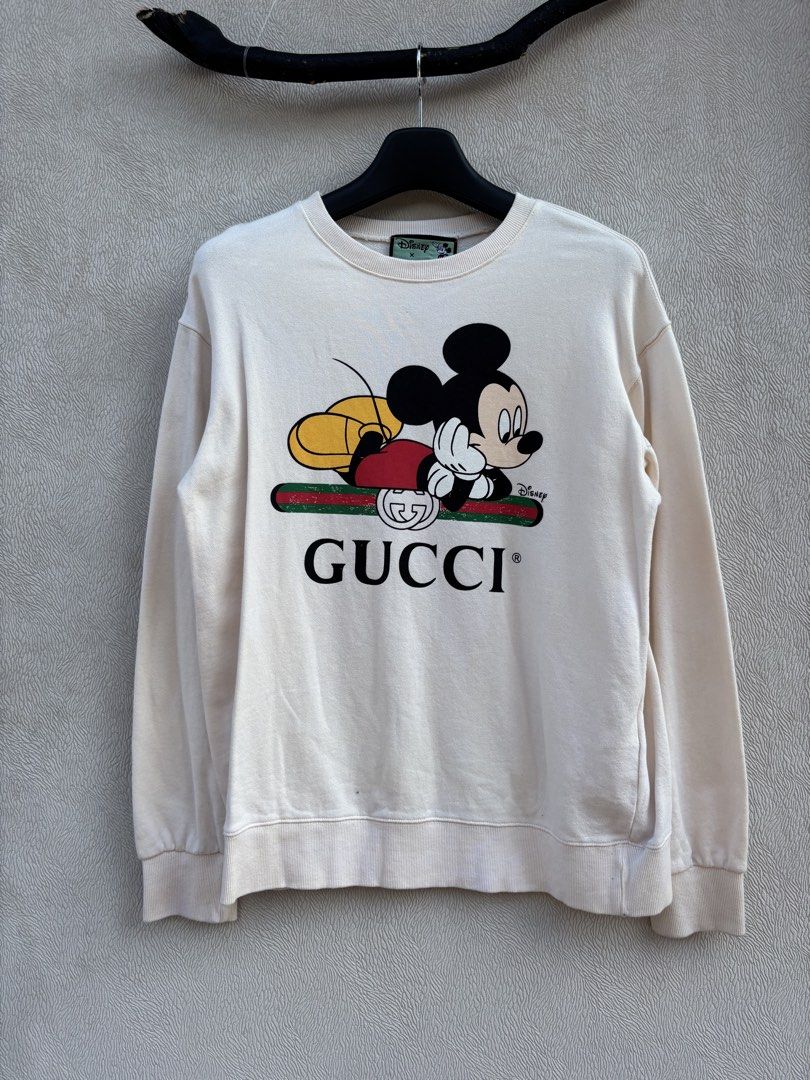 Gucci x Disney (Category: Coats, Jackets and Outerwear) located in Baybay. Submitted by thrift.ed2023 (Listing ID 1467671206, Image 1). Description: Gucci x Disney Medium to Large 21x27 No Issue Need Wash Good as New .