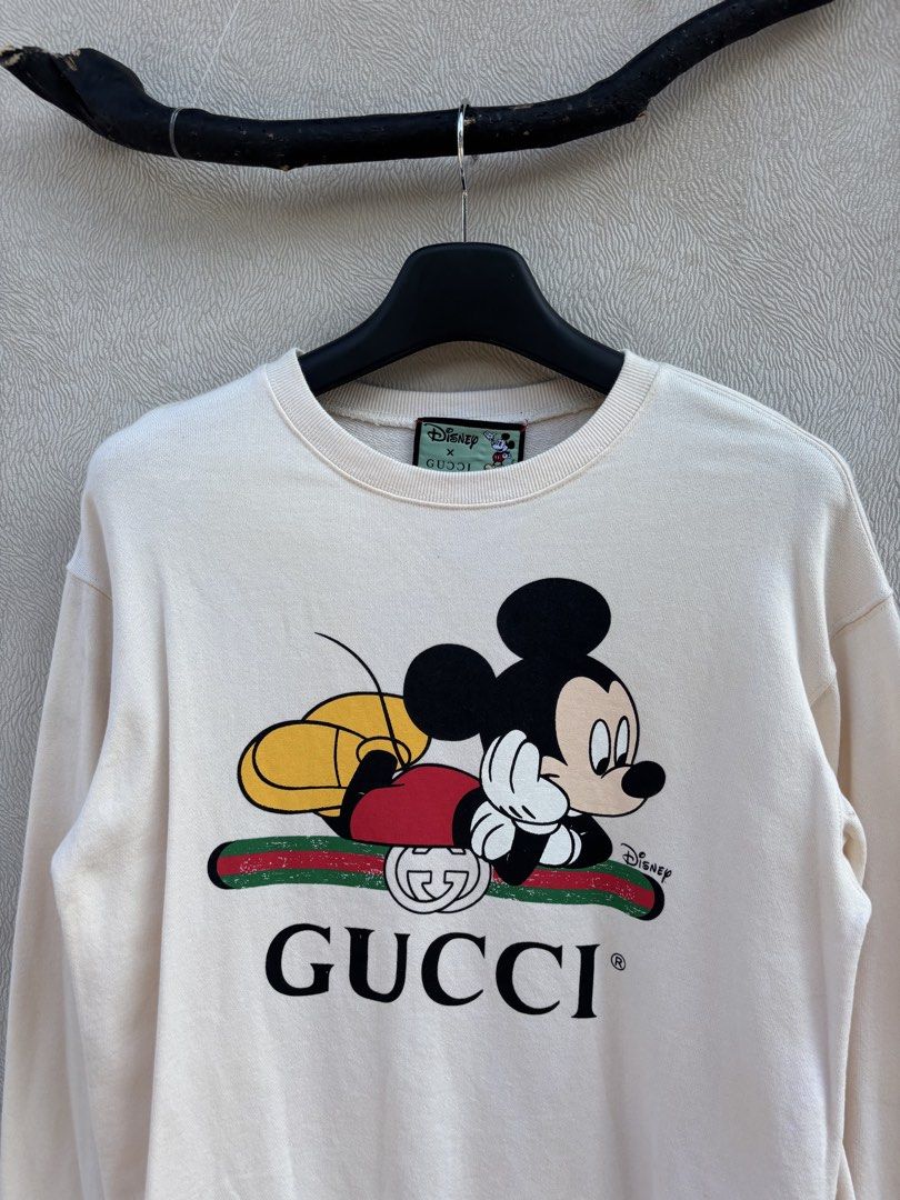 Gucci x Disney (Category: Coats, Jackets and Outerwear) located in Baybay. Submitted by thrift.ed2023 (Listing ID 1467671206, Image 2). Description: Gucci x Disney Medium to Large 21x27 No Issue Need Wash Good as New .