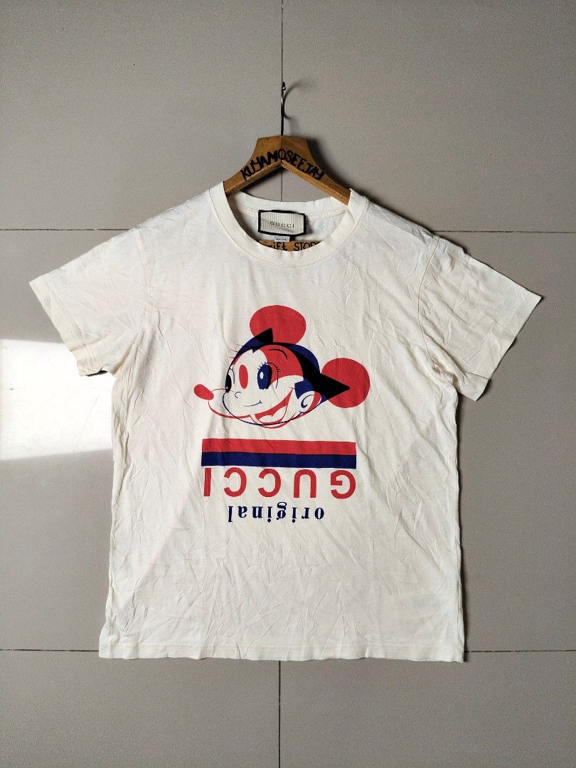 Gucci x Mickey / Astro (Category: Luxury Apparel) located in Ilagan. Submitted by goodsanddeals-a73c28 (Listing ID 1467696374, Image 1). Description: Good As new condition W - 21 L - 26 No issue.