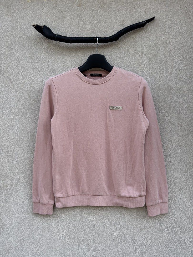 Guess Crewneck/Sweatshirt (Category: Coats, Jackets and Outerwear) located in Baybay. Submitted by thrift.ed2023 (Listing ID 1467649981, Image 1). Description: Guess Sweatshirt/Crewneck.