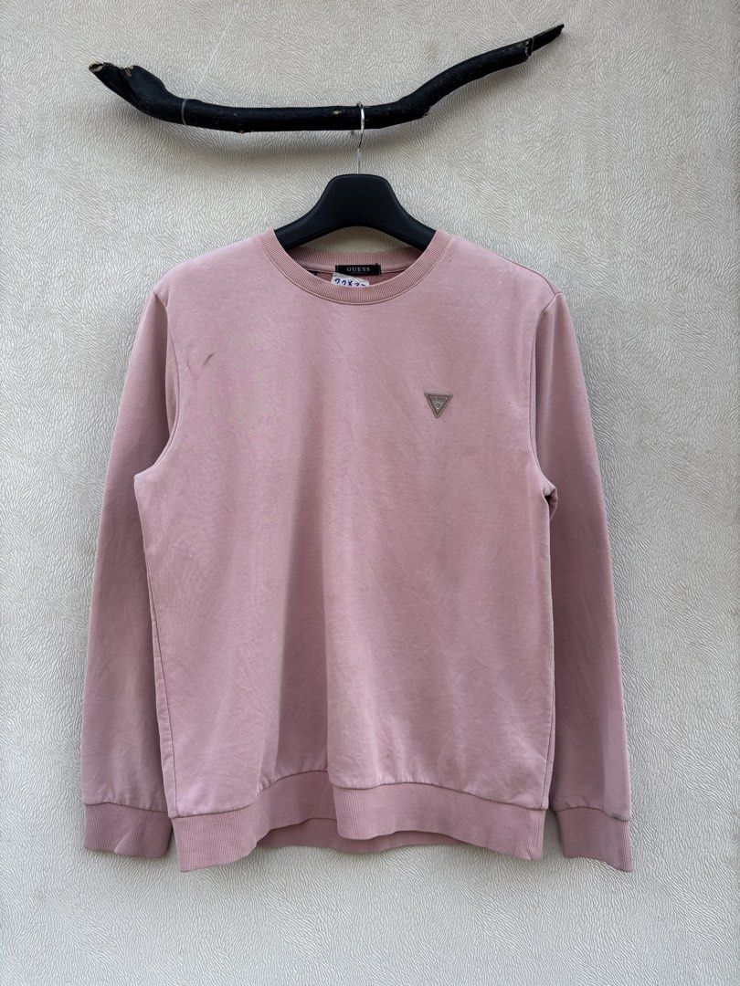 Guess Crewneck/Sweatshirt (Category: Coats, Jackets and Outerwear) located in Baybay. Submitted by thrift.ed2023 (Listing ID 1467651536, Image 1). Description: Guess Crewneck/Sweatshirt Large 22x27 No Issue Need Wash Good as New .