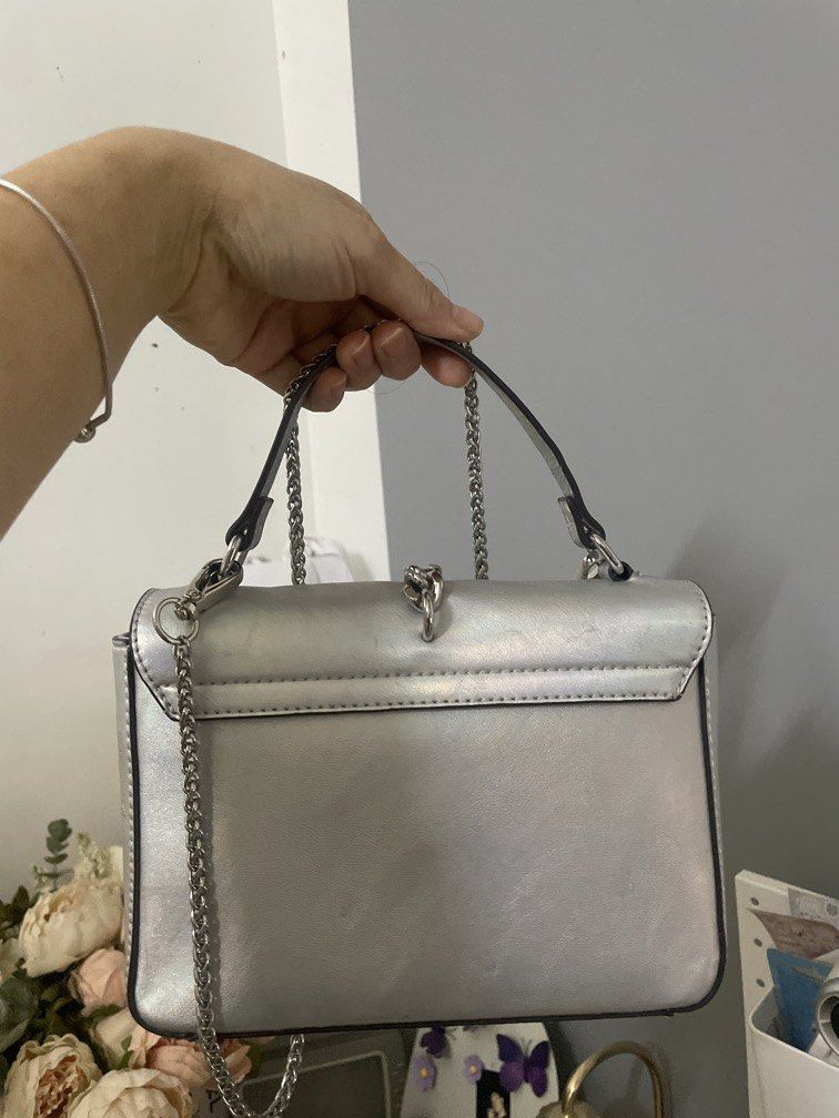 GUESS top handle detachable strap crossbody bag (Category: Cross-body Bags) located in Bacolor. Submitted by louiviellefinds (Listing ID 1467659436, Image 3). Description: This bag is so pretty! So classy ✨🩶.