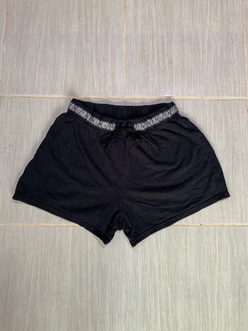 Gymshark Cotton Training / Sweat Shorts (Category: Activewear) located in Argao. Submitted by topoyyow08 (Listing ID 1467798216, Image 2). Description: MOP:GCASH MOD:J&T NO COD PAYMENT FIRST PM FOR MORE INFO 📩📩📩.