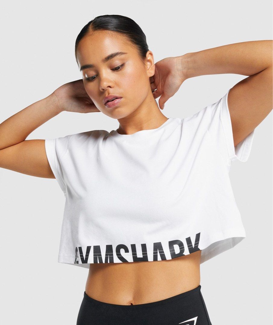 Gymshark Fraction Crop Top (Category: Activewear) located in Dasmarinas. Submitted by thrift2gems (Listing ID 1467603632, Image 2). Description: Gymshark Fraction Crop Top✨ -WIDTH: 17.5 -LENGTH: 14 -COLOR RATE: 9.2/10 -CONDITION: 9.2/10 -ISSUE: NEED WASH .