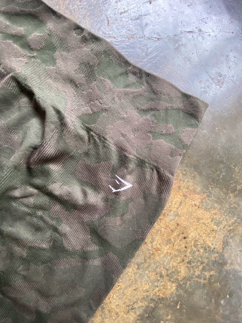 GYMSHARK LEGGINGS (Category: Activewear) located in Dapitan. Submitted by bolandojh07634 (Listing ID 1467613048, Image 2). Description: 𝐆𝐘𝐌𝐒𝐇𝐀𝐑𝐊 24 to 26 waistline 31 length Small to Medium No Issue Excellent Condition 🏷️550.