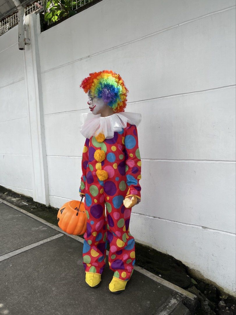 Halloween costume (Category: Kids Wardrobes & Storage) located in Guinobatan. Submitted by rosseeey (Listing ID 1467678845, Image 1). Description: Can fit to 5-7y. Pants and sleeves are folded, tastasin nyo nlang. Freebie: Make up for kids (once used) and Face Sticker Wig is included also.