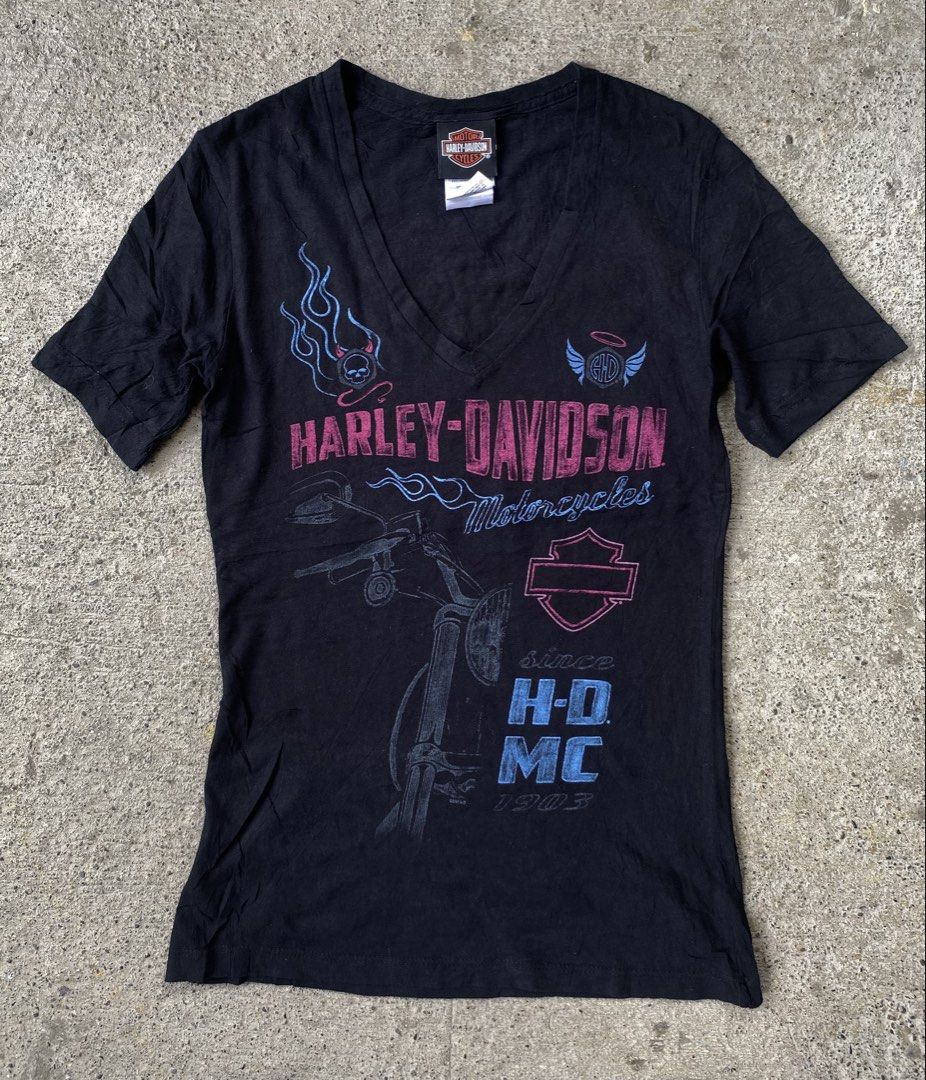 Harley Davidson V-Neck Tee (Category: Shirts) located in Kalibo. Submitted by bryaninosa20819 (Listing ID 1467721044, Image 1). Description: Harley Davidson V-Neck Tee Dimes : 15x24 Excellent Condition Color Rate 10 Need Wash.