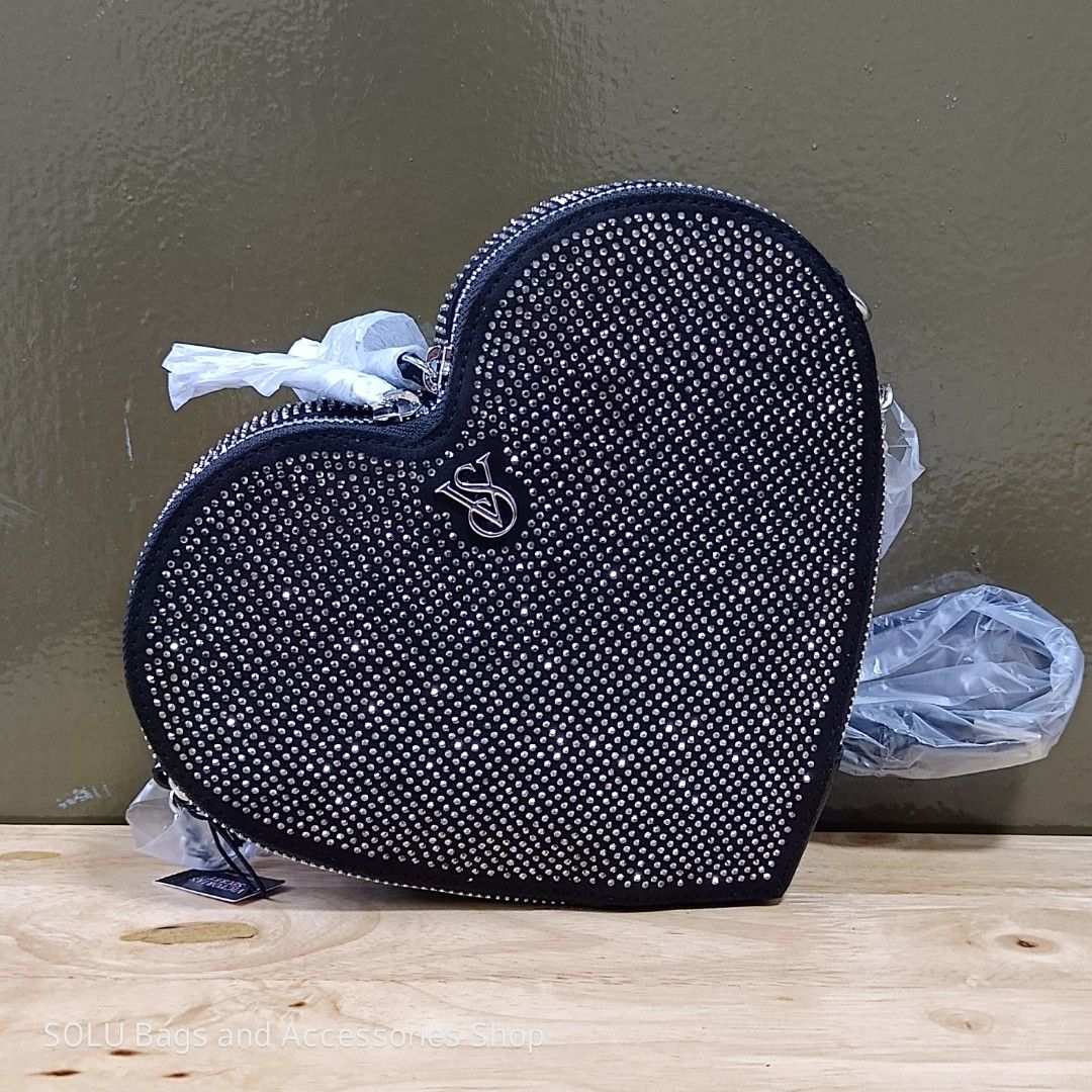 Heart Crossbody Bag LE (Category: Cross-body Bags) located in Taguig. Submitted by mommasolu (Listing ID 1467674192, Image 2). Description: ❣️On hand and ready to ship ❣️All items are 💯 original and authentic from 🇺🇸 MOP: GCash and Bank Transfer via BPI or GoTyme 🚚 J&T 🏍 Lalamove or GrabExpress DM for inquiries.