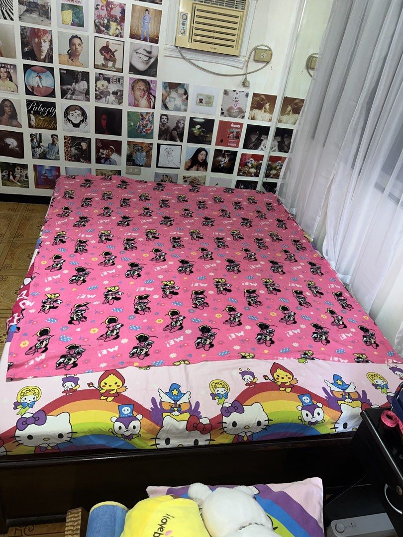 Hello Kitty & Minnie Mouse Pink Blanket 2 IN 1 (Category: Bedding & Towels) located in Arayat. Submitted by atlantamillionairesclub (Listing ID 1467640885, Image 2). Description: 2 BLANKETS FOR 200 PESOS.