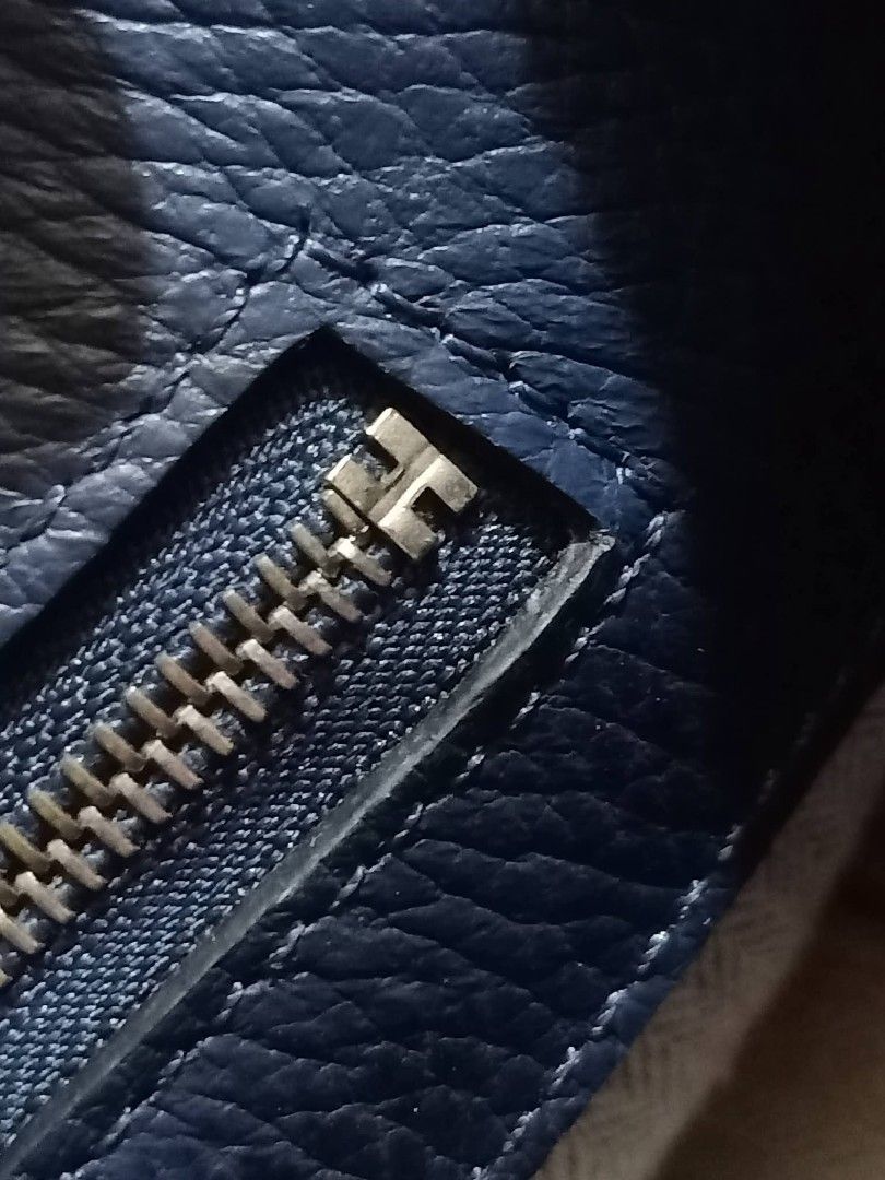 Hermes bag (Category: Cross-body Bags) located in Iloilo. Submitted by khonz (Listing ID 1467764227, Image 3). Description: no flaw.