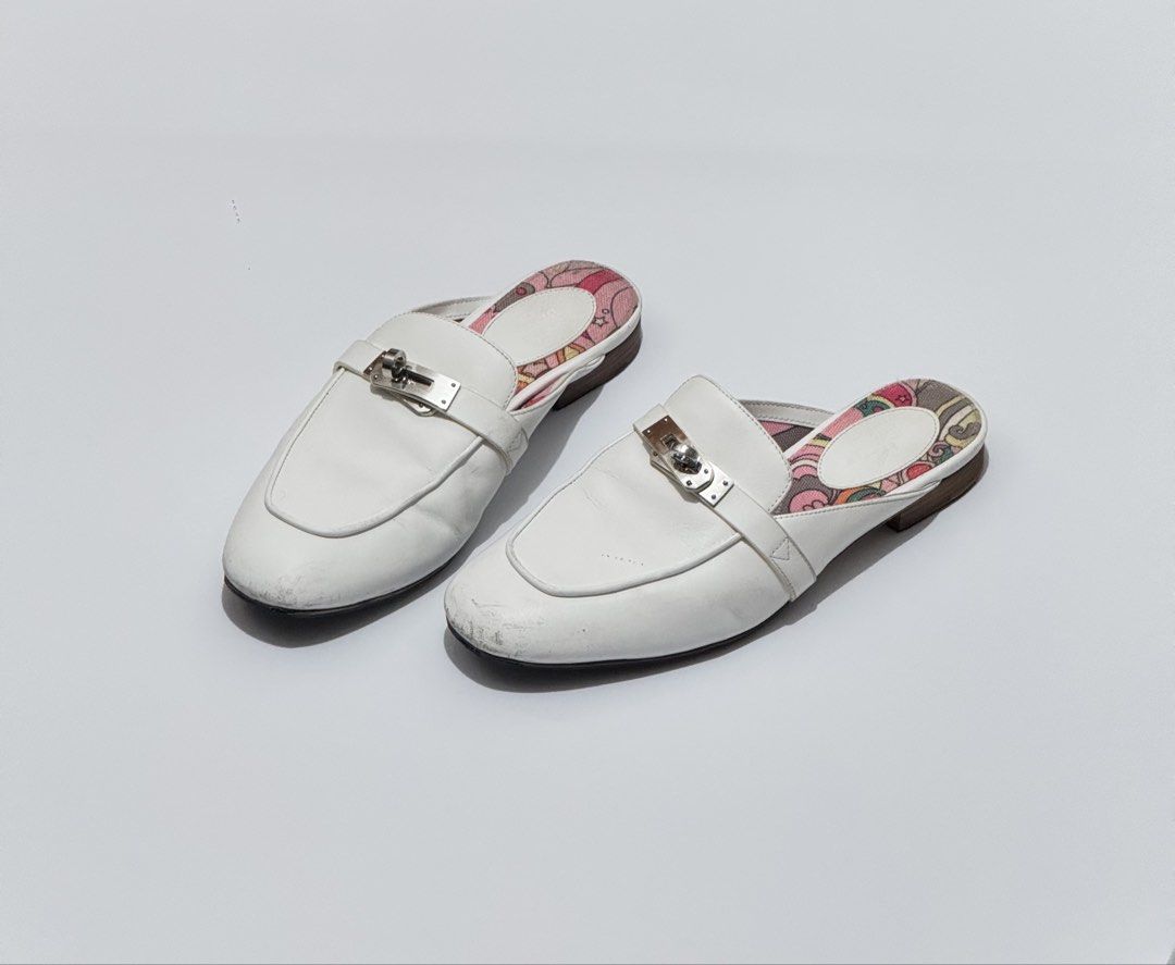 Hermes mules (Category: Flats & Sandals) located in Quezon City. Submitted by byuklph (Listing ID 1467794873, Image 2). Description: Auth💯size 37 Excellent condition Minimal signs of wear No inclusion .