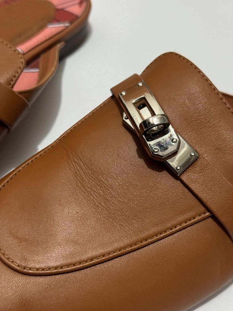 Hermes mules (Category: Flats & Sandals) located in Quezon City. Submitted by byuklph (Listing ID 1467794981, Image 3). Description: Auth💯size 36 Excellent condition No inclusion .