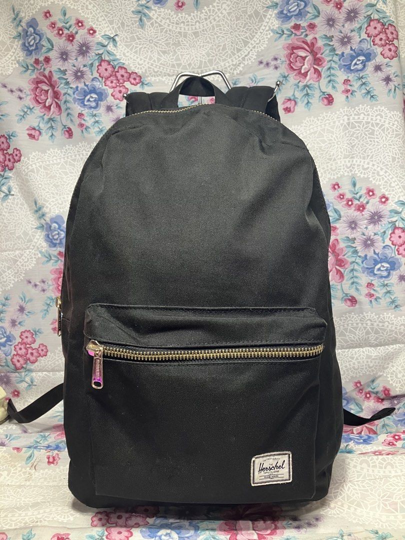 HERSCHEL SUPPLY COMPANY SETTLEMENT BACKPACK (Category: Backpacks) located in General Mariano Alvarez. Submitted by adonid (Listing ID 1467630787, Image 1). Description: HERSCHEL SUPPLY COMPANY SETTLEMENT BACKPACK GOOD CONDITION NORMAL SIGN OF USAGE ONLY .