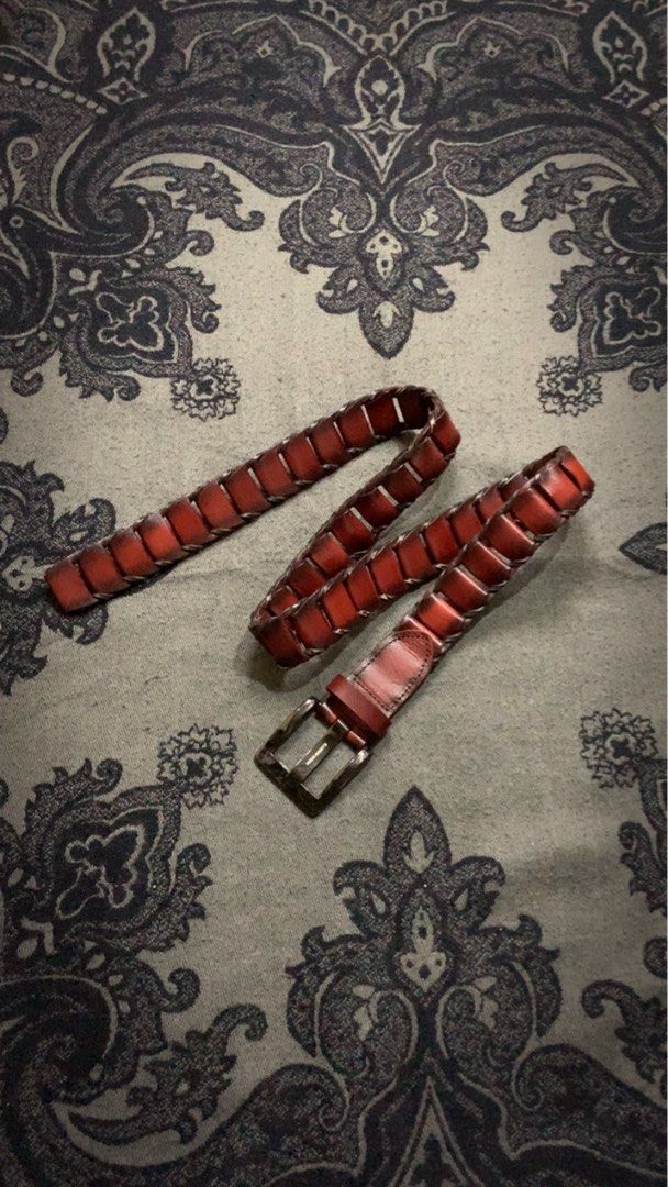 Hideaways nicole (Category: Belts) located in Aloran. Submitted by cowskin_927 (Listing ID 1467711081, Image 1). Description: Hideaways nicole leather belt Waist free 28/38 can fit No flaws.