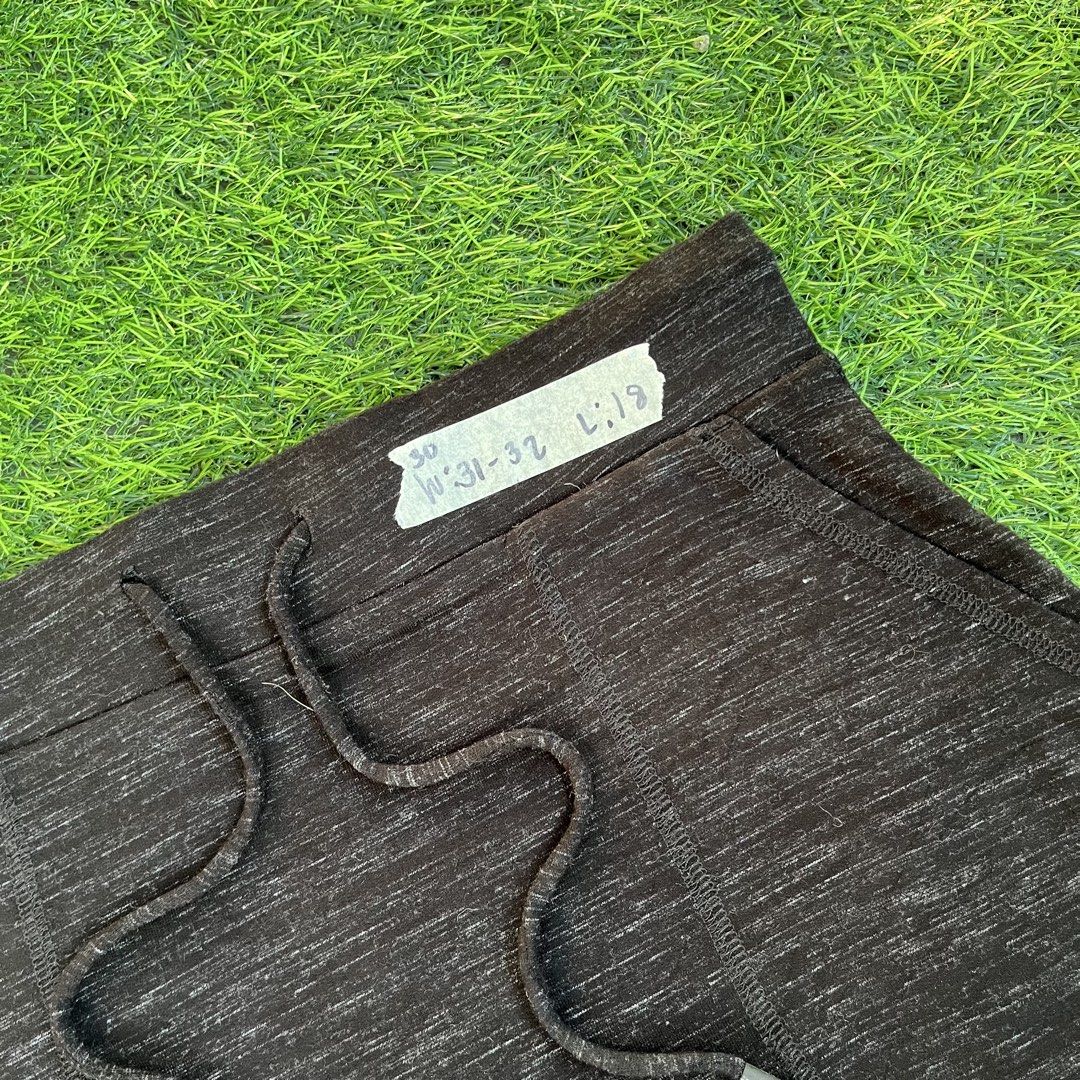 Hilary Radley Black Heathered Drawstring Skirt Size S (Category: Skirts) located in Cuyapo. Submitted by Ashtyn.Pre.Loved (Listing ID 1467682364, Image 2). Description: - Brand: Hilary Radley - Color: Black Heathered - Size: S (Waist: 31-32 inches, Length: 18 inches) - Material: 94% rayon, 4% spandex, 2% polyester (soft & stretchy) - Features: Adjustable drawstring waistband, convenient front pockets - Style: Easy pull-on, casual look - Condition