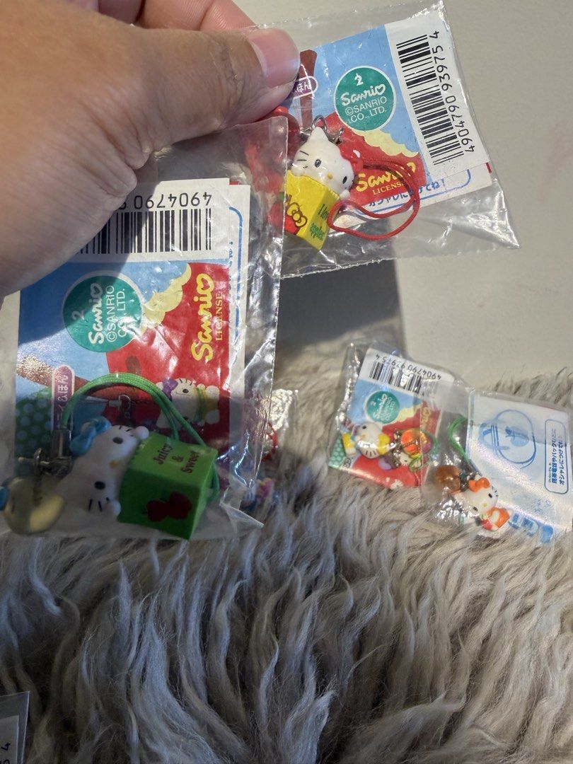 Hk vintage charms set (Category: Plushies & Soft Toys) located in La Trinidad. Submitted by reeze_24 (Listing ID 1467630516, Image 2). Description: .