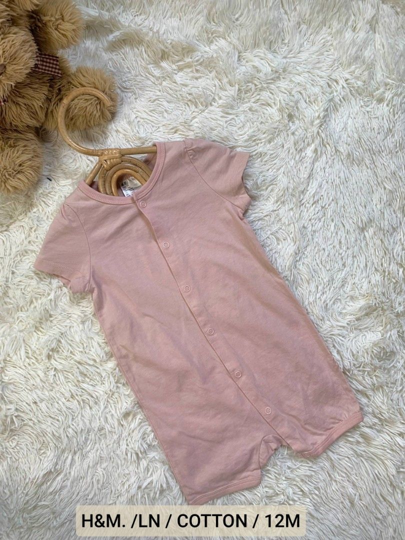 H&M 12m (Category: Babies & Kids Fashion) located in General Santos City (Dadiangas). Submitted by happyhues_2021 (Listing ID 1467645180, Image 1). Description: .