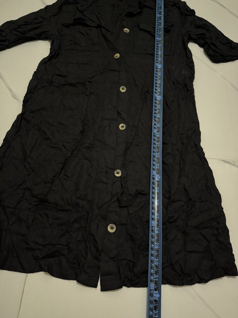 H&M Dress (Category: Dresses) located in Las Pinas. Submitted by gmonteros (Listing ID 1467685881, Image 2). Description: .