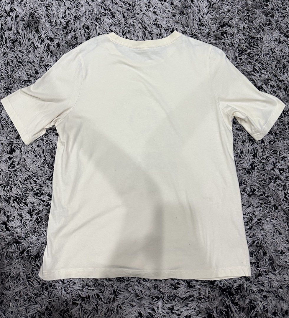 H&M Graphic T-Shirt (Category: Shirts) located in Marikina City. Submitted by bxllaxox (Listing ID 1467750432, Image 2). Description: - Brand: H&M - Color: Cream - Size: S (fits true to size) -shipping must be shouldered by buyer .