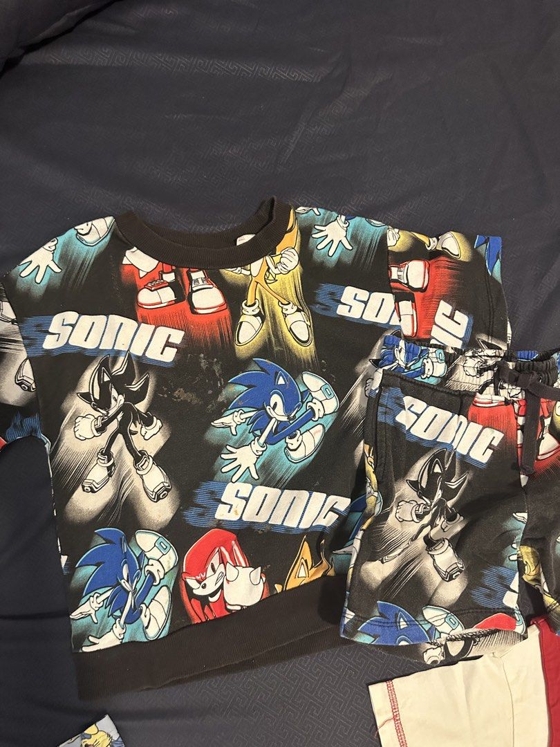 H&M Kids Clothing Sets Take All (Category: Babies & Kids Fashion) located in Makati City. Submitted by Cole19 (Listing ID 1467616994, Image 3). Description: Preloved branded kid boy clothes well used some has paints but not noticeable since it’s printed. negotiable for those who want it. .