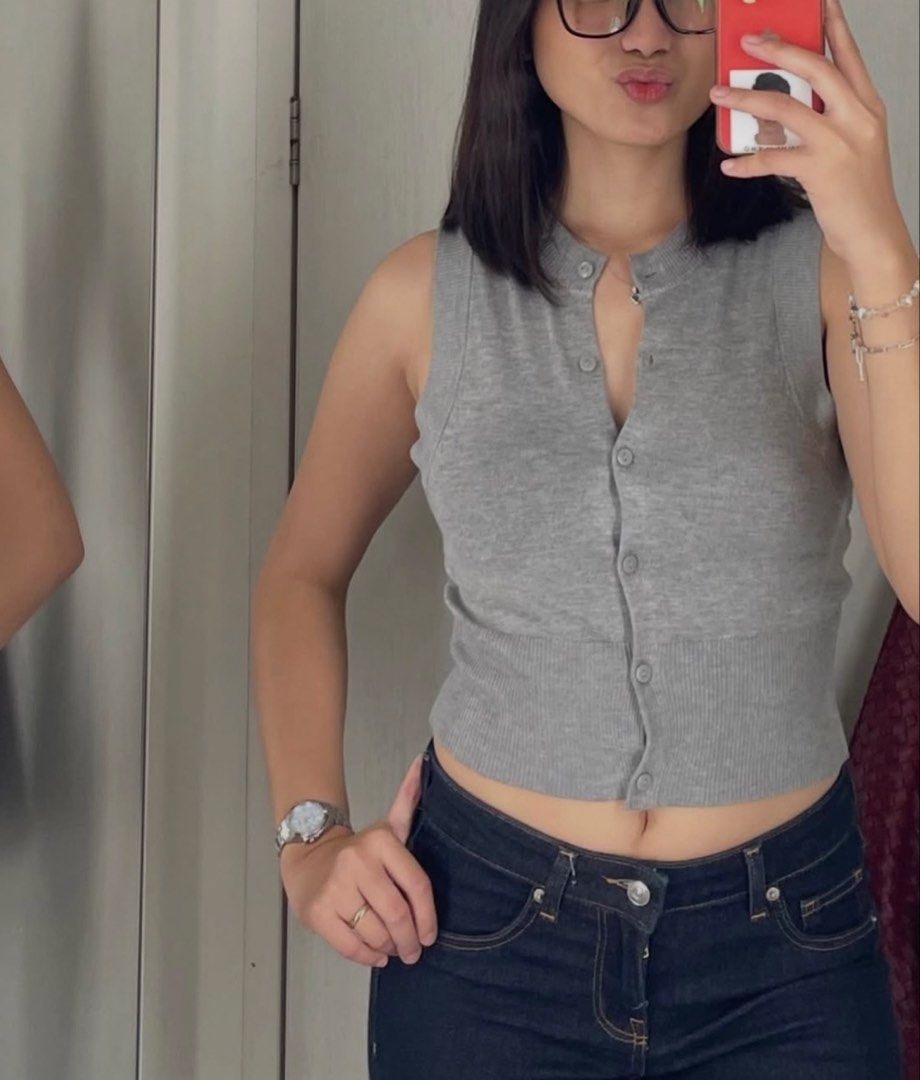 H&M (knitted) (Category: Sleeveless) located in Baguio. Submitted by bianca_mv (Listing ID 1467636519, Image 2). Description: .