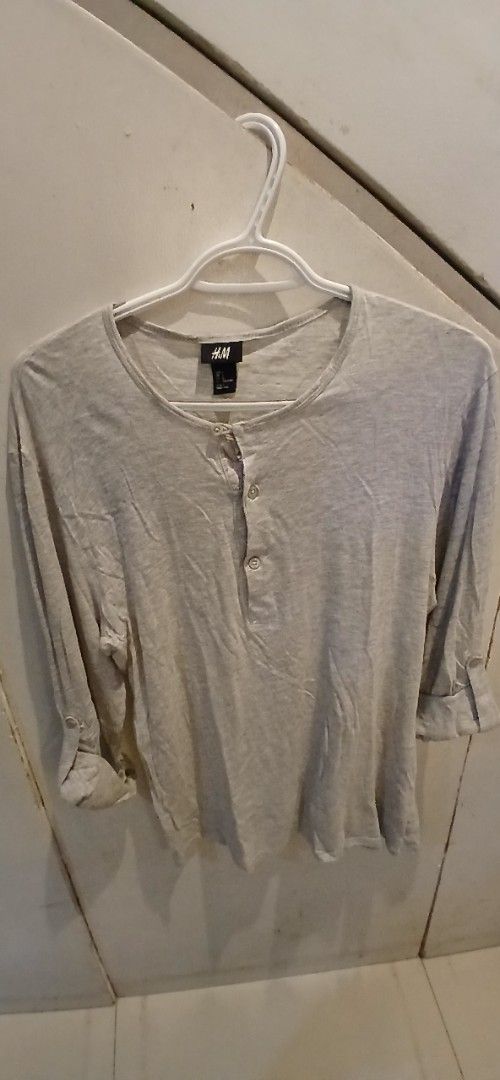 H&m ladies (Category: Dresses) located in Marikina City. Submitted by darthvader888 (Listing ID 1467731801, Image 3). Description: no issues.