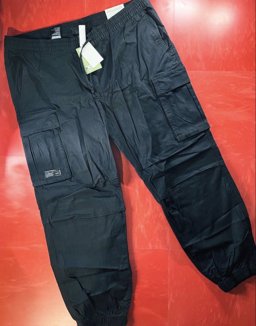 H&M Mens Cargo Jogger Bnew (Category: Joggers) located in Quezon City. Submitted by akieo (Listing ID 1467814527, Image 1). Description: H&M Mens Cargo Jogger Sizes available Price 1k each**** Brand new Original Qc Shipping available .
