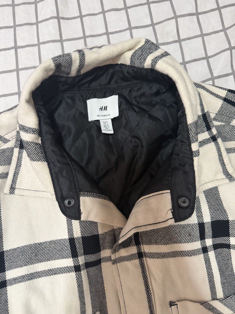 H&M Men's Cream/Checked Padded Overshirt (Category: Tshirts & Polo Shirts ) located in Manila. Submitted by pinkyswearshop2.0 (Listing ID 1467680543, Image 3). Description: .