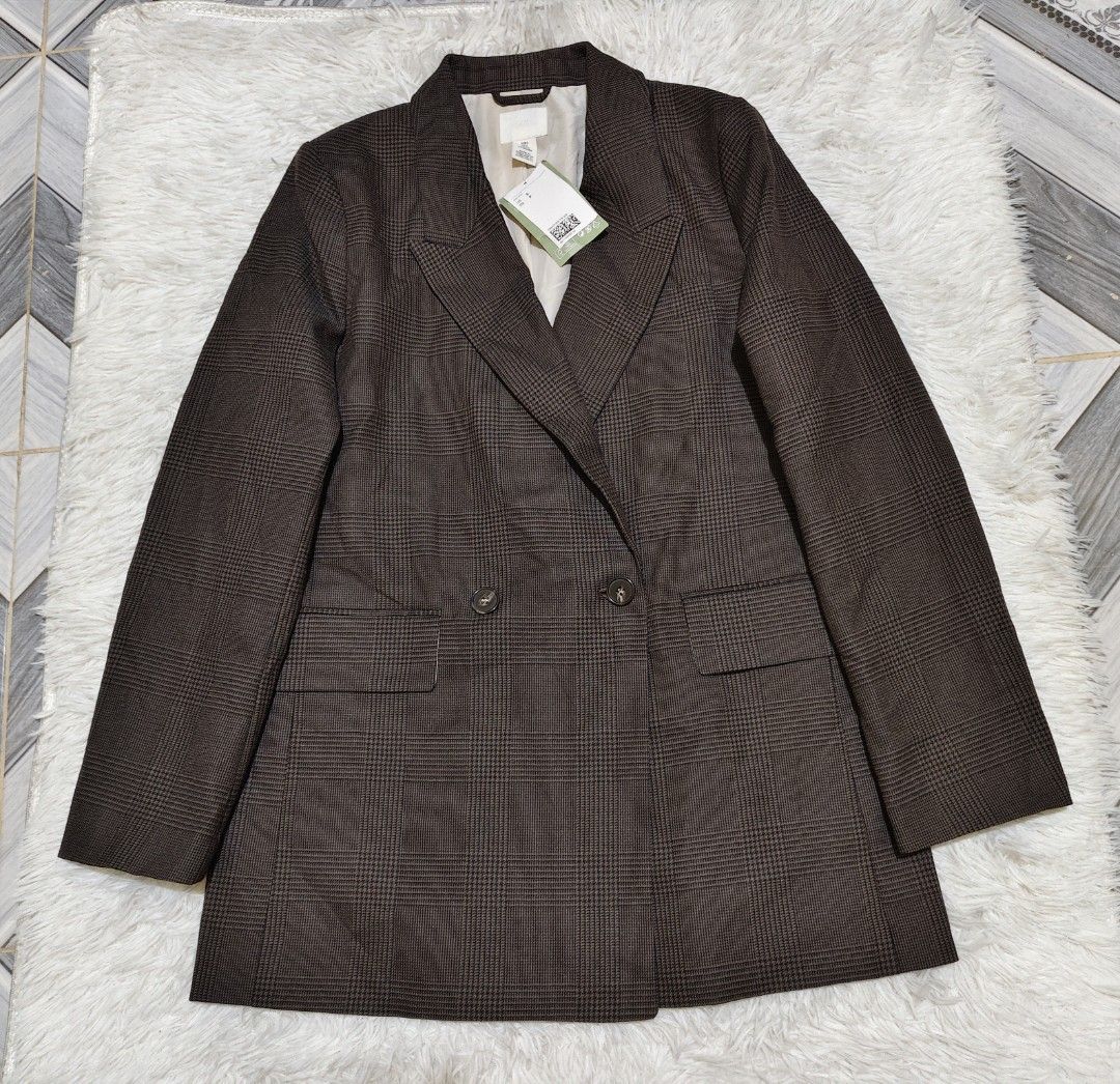 H&M Oversized Double Breasted Blazer (Category: Coats, Jackets and Outerwear) located in Angeles City. Submitted by miss_independent01 (Listing ID 1467744019, Image 3). Description: H&M Oversized Double Breasted Blazer (BRANDNEW) Width: 20 (Small on tag) Length: 29.5 Sleeve: 23.5 Shoulder: 15.5 MOP: Gcash ✅ Mine Now, Pay Now ✅ First to Pay, Gets the Item 📍 PAMPANGA Courier: JnT 🚚🚚 PM 💌.