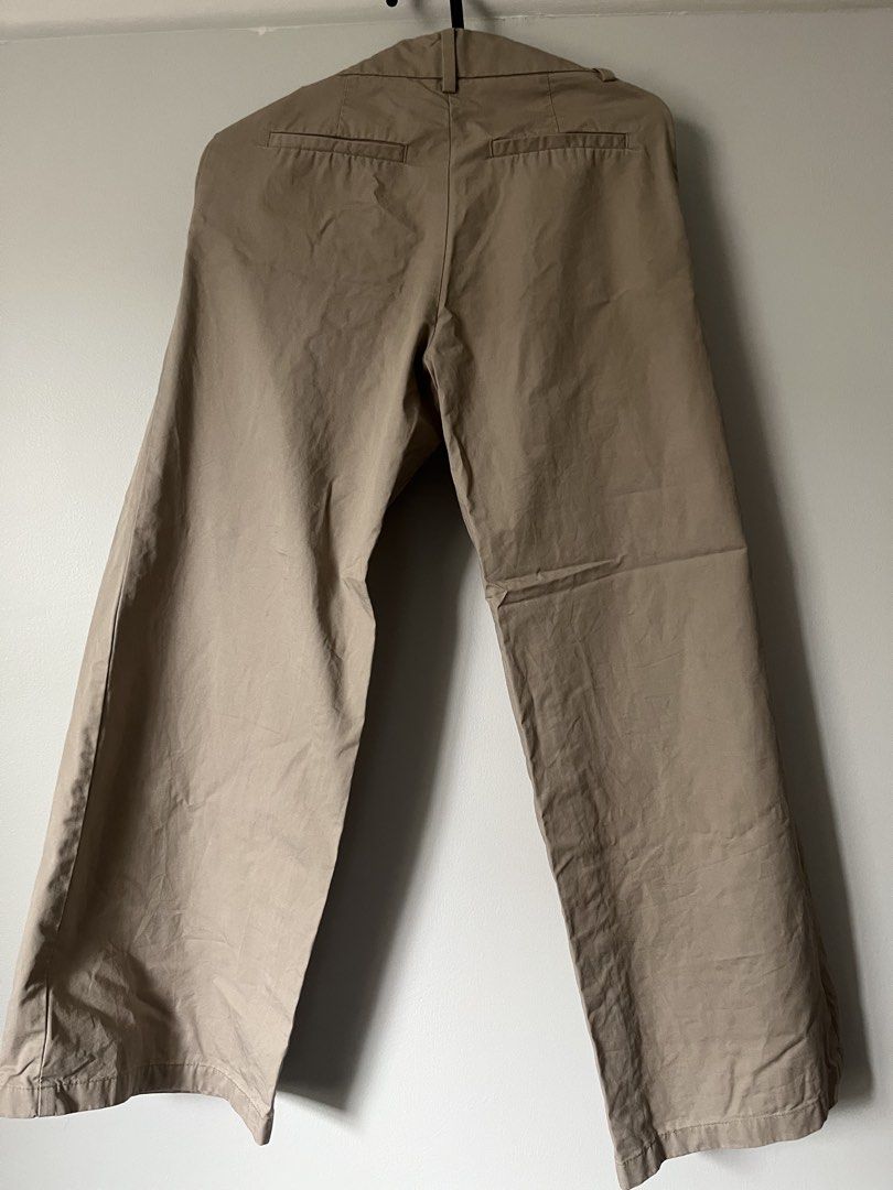H&M pants size 0 (xs) (Category: Jeans) located in Paranaque City. Submitted by colsness (Listing ID 1467630826, Image 2). Description: Bought in singapore Not using anymore Smallsize for petite Meet up paranaque or sm north Shipping via jnt.