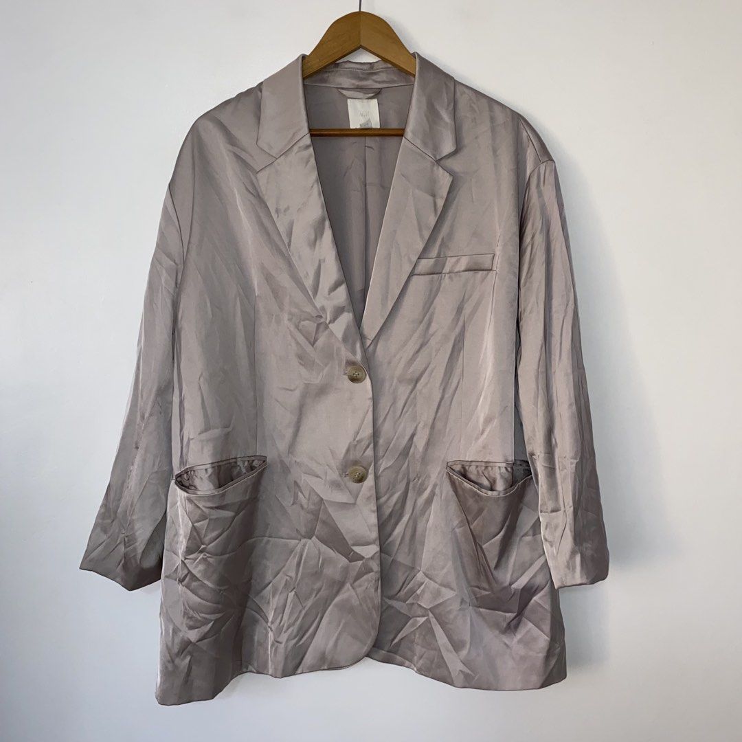 H&M satin blazer (Category: Coats, Jackets and Outerwear) located in San Jose del Monte. Submitted by mamiracky (Listing ID 1467681864, Image 1). Description: .