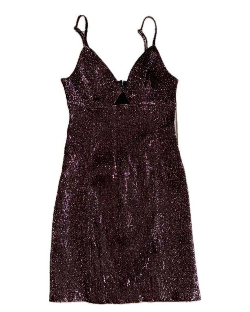H&M Shimmery Spaghetti-Strap Dress (Category: Dresses) located in Quezon City. Submitted by nanabananie (Listing ID 1467720064, Image 1). Description: ✨ Dark plum-brown color with a sparkly finish ✨ Plunging V-neckline with a fitted silhouette ✨ Perfect for parties, dinners, and night-out looks ✨ Worn several times; still in good condition with no damages ✨ RFS: Does not fit me anymore.