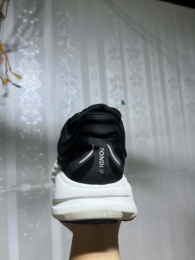 Hoka Bondi 9 (Category: Shoe inserts & accessories) located in Manila. Submitted by alexson10 (Listing ID 1467736265, Image 3). Description: Hoka Bondi 9 10us/44eu Good Condition ❗️❗️❗️ 💸 900 +sf 📍Cebu 📩pm .