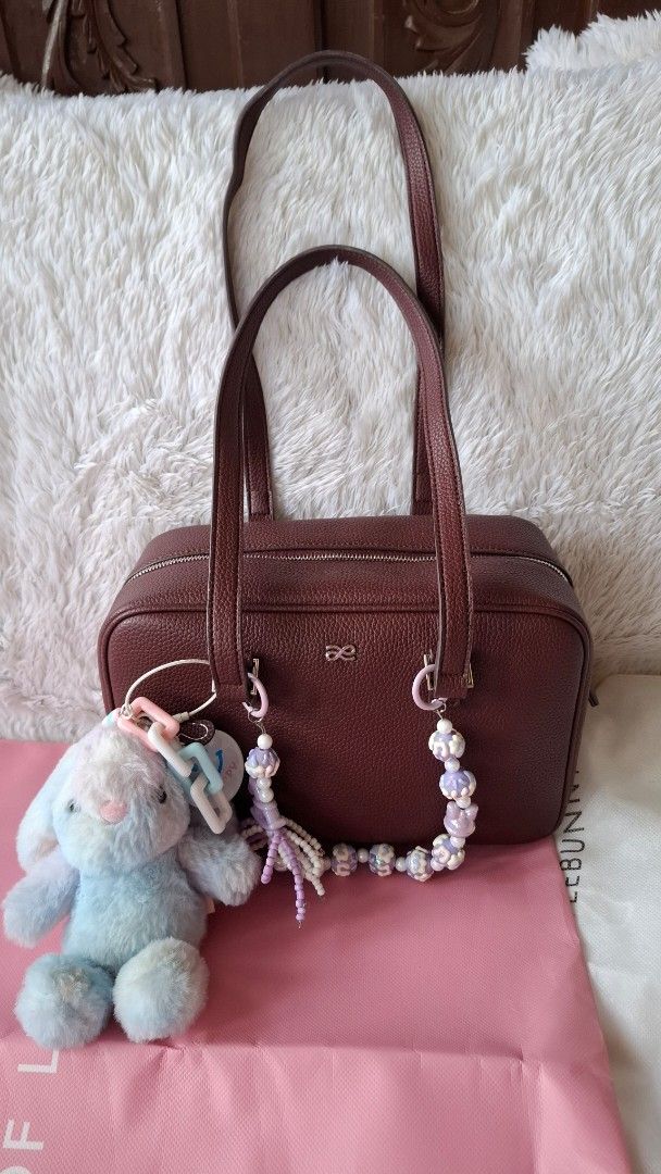 HOLB LULU 25 PU BURGUNDY (Category: Tote Bags) located in Iloilo. Submitted by fashion_for_uph (Listing ID 1467650487, Image 1). Description: HOLB LULU 25 PU BURGUNDY PRELOVED BUT WELL-LOVED WITH Dustbag and Ecobag 100% ORIGINAL NO FLAWS, LIKE NEW Original Price: 1690 Baht (Php 3150) Selling Price: Php 2200 Actual photo posted. *CHARM NOT INCLUDED Meet-Up: every Sunday only in SM City from 1:30-2pm For RIDER: location, Tagbak No SPECIAL MEET-UP. 